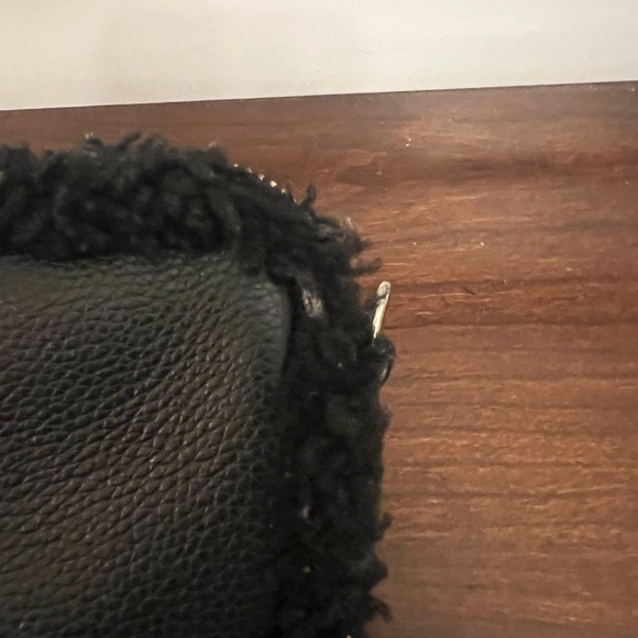 COACH CROSSBODY POUCH IN LEATHER AND SHEARLING - Picture 9 of 11